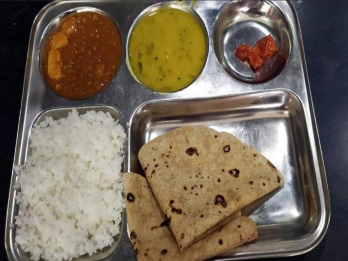 free shivbhojan plate close from 1 October | मोफत 'Shivbhojan' थाळी बंद; १ October पासून मोजावे लागणार १० रुपये free shivbhojan plate close from 1 October | मोफत 'Shivbhojan' थाळी बंद; १ October पासून मोजावे लागणार १० रुपये