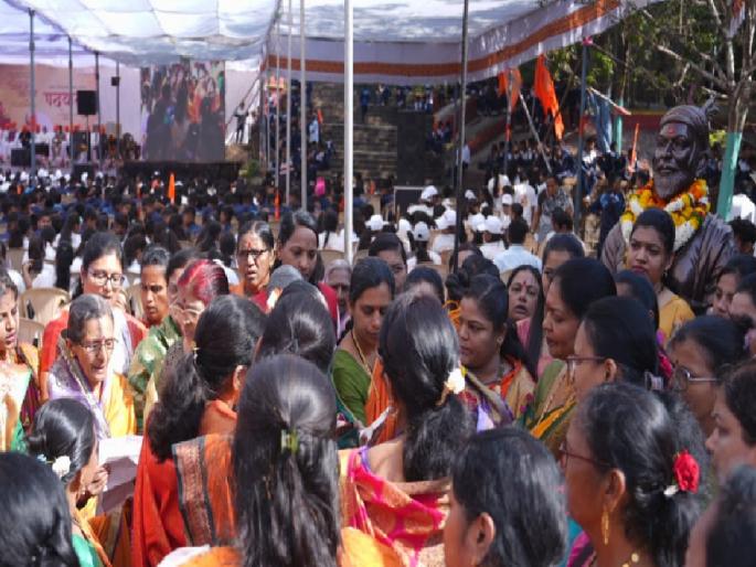 The royal celebration of Shiv Jayanti at Panhalgad, a procession started in the presence of thousands of Shiva devotees | पन्हाळगडावरुन जाणारी शिवज्योत प्रत्येकाच्या मनात शिवविचार जागृत ठेवेल : आमदार डॉ. विनय कोरे The royal celebration of Shiv Jayanti at Panhalgad, a procession started in the presence of thousands of Shiva devotees | पन्हाळगडावरुन जाणारी शिवज्योत प्रत्येकाच्या मनात शिवविचार जागृत ठेवेल : आमदार डॉ. विनय कोरे