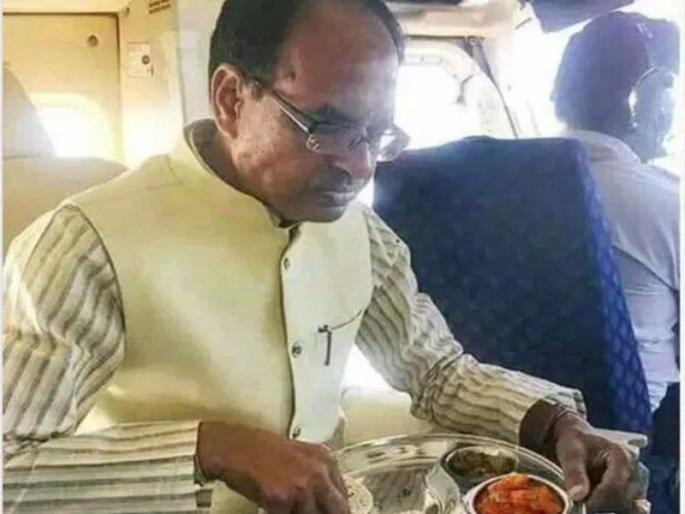 Shivraj Singh Chauhan got a non-vegetarian? ... Learn the truth story of 'that' photo | शिवराजसिंह चौहान झाले मांसाहारी?... जाणून घ्या 'त्या' फोटोची कहाणी Shivraj Singh Chauhan got a non-vegetarian? ... Learn the truth story of 'that' photo | शिवराजसिंह चौहान झाले मांसाहारी?... जाणून घ्या 'त्या' फोटोची कहाणी