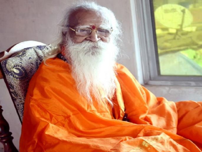 consecutive Voting of 17th Lok Sabha by the national saint Dr. Shivling Shivacharya | राष्ट्रसंत डॉ़ शिवलिंग शिवाचार्य यांचे सलग १७ व्या लोकसभेला मतदान consecutive Voting of 17th Lok Sabha by the national saint Dr. Shivling Shivacharya | राष्ट्रसंत डॉ़ शिवलिंग शिवाचार्य यांचे सलग १७ व्या लोकसभेला मतदान