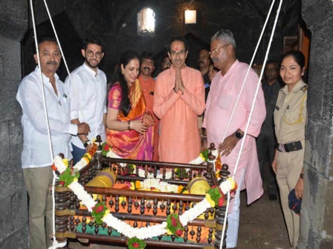 Maharashtra will go ahead on the path of Shiv Chhatrapati: Chief Minister Uddhav Thackeray | शिवछत्रपतींच्या मार्गावरच हा महाराष्ट्र पुढे जाईल : मुख्यमंत्री उद्धव ठाकरे Maharashtra will go ahead on the path of Shiv Chhatrapati: Chief Minister Uddhav Thackeray | शिवछत्रपतींच्या मार्गावरच हा महाराष्ट्र पुढे जाईल : मुख्यमंत्री उद्धव ठाकरे
