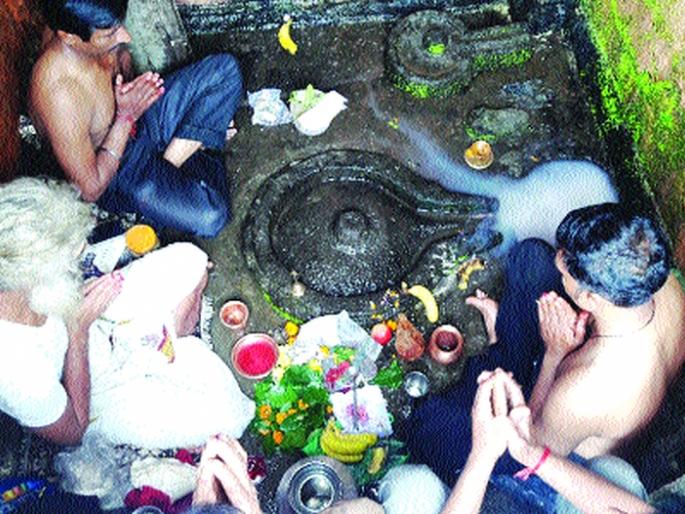 The ancient Shiva temple in Karjat's Shalivahana period | कर्जतचे शालिवाहन काळातील प्राचीन शिवमंदिर The ancient Shiva temple in Karjat's Shalivahana period | कर्जतचे शालिवाहन काळातील प्राचीन शिवमंदिर