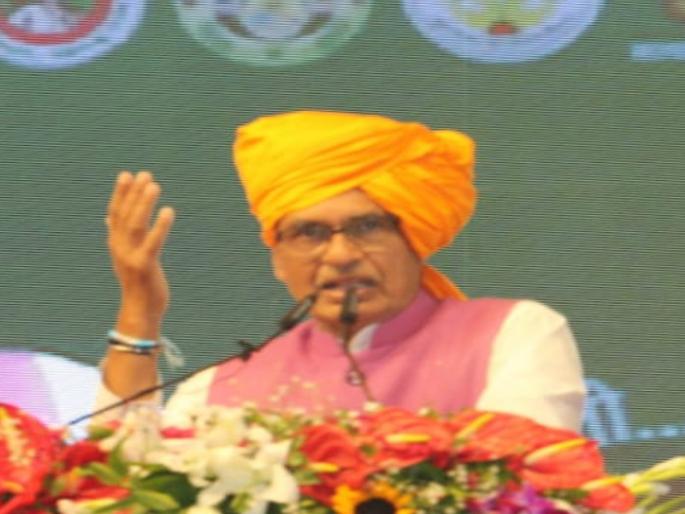 Central support to state government to double farmers' income: Shivraj Singh Chauhan | शेतकऱ्यांचे उत्पन्न दुप्पटीने वाढविण्यासाठी राज्य सरकारला केंद्राची साथ: शिवराज सिंह चौहान Central support to state government to double farmers' income: Shivraj Singh Chauhan | शेतकऱ्यांचे उत्पन्न दुप्पटीने वाढविण्यासाठी राज्य सरकारला केंद्राची साथ: शिवराज सिंह चौहान