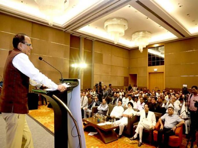 Renewal of industry and trade licenses will be for 10 years announced by mp chief minister Shivraj Singh Chauhan | उद्योग, व्यापाराच्या परवान्यांचं नुतनीकरण १० वर्षांसाठी होणार, शिवराज सिंह चौहान यांची घोषणा Renewal of industry and trade licenses will be for 10 years announced by mp chief minister Shivraj Singh Chauhan | उद्योग, व्यापाराच्या परवान्यांचं नुतनीकरण १० वर्षांसाठी होणार, शिवराज सिंह चौहान यांची घोषणा