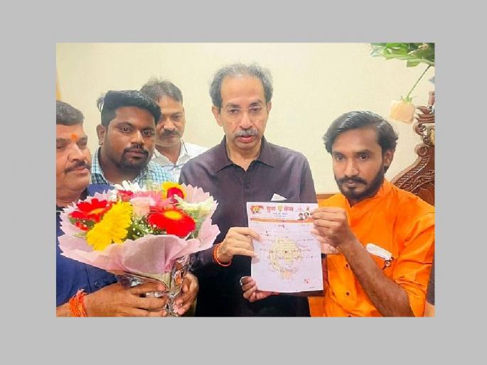 A Shiv Sainik wrote an affidavit with blood; Went to Matoshree and gave a pledge of party loyalty | शिवसैनिकाने रक्ताने लिहिले प्रतिज्ञापत्र; मातोश्रीवर जाऊन दिली पक्षनिष्ठेची ग्वाही A Shiv Sainik wrote an affidavit with blood; Went to Matoshree and gave a pledge of party loyalty | शिवसैनिकाने रक्ताने लिहिले प्रतिज्ञापत्र; मातोश्रीवर जाऊन दिली पक्षनिष्ठेची ग्वाही