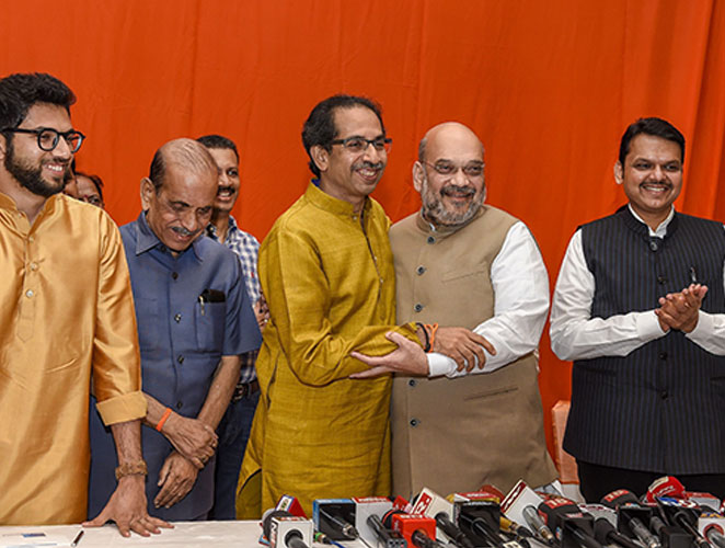 It's finally done! Shiv Sena-BJP coalition allocation formula; Announcement will happen in the next two days | अखेर शिवसेना-भाजपा युतीच्या जागावाटपाचा फॉर्म्युला ठरला; दोन दिवसांत होणार युतीची घोषणा? It's finally done! Shiv Sena-BJP coalition allocation formula; Announcement will happen in the next two days | अखेर शिवसेना-भाजपा युतीच्या जागावाटपाचा फॉर्म्युला ठरला; दोन दिवसांत होणार युतीची घोषणा?