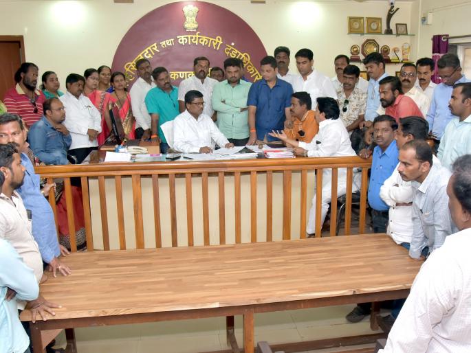 Give justice to the affected farmers immediately! ; - Shiv Sena demand | नुकसानग्रस्त शेतकऱ्यांना त्वरित न्याय द्या ! ;- शिवसेनेची मागणी Give justice to the affected farmers immediately! ; - Shiv Sena demand | नुकसानग्रस्त शेतकऱ्यांना त्वरित न्याय द्या ! ;- शिवसेनेची मागणी