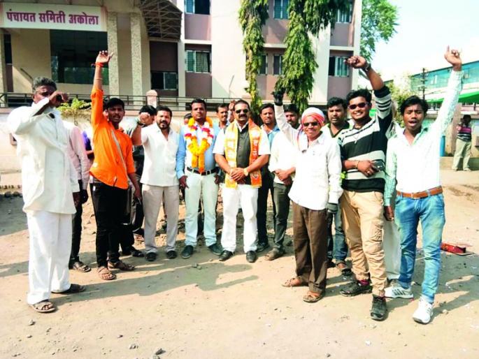 Akola: Shivsena assists Malkapur Panchayat Committee Gana! | अकोला : शिवसेनेने राखला मलकापूर पंचायत समिती गण! Akola: Shivsena assists Malkapur Panchayat Committee Gana! | अकोला : शिवसेनेने राखला मलकापूर पंचायत समिती गण!