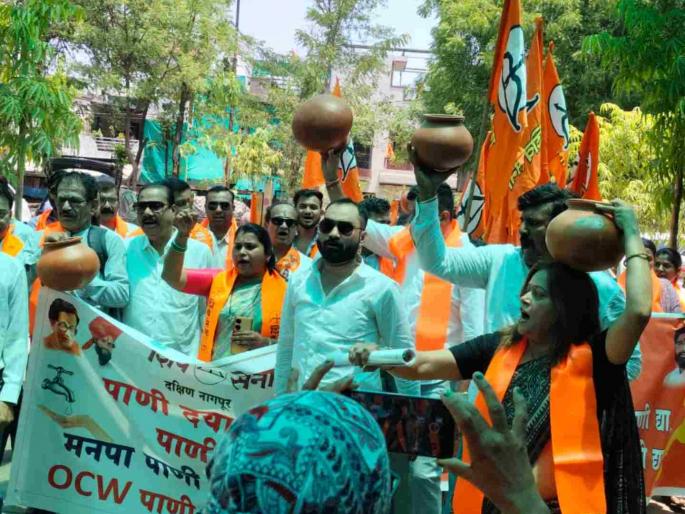 Low pressure water supply in South Nagpur, Shiv Sena protests for water in Hanumannagar zone | दक्षिण नागपूरात कमी दाबाने पाणीपुरवठा, हनुमाननगर झोनमध्ये शिवसेनेतर्फे पाण्यासाठी आंदोलन