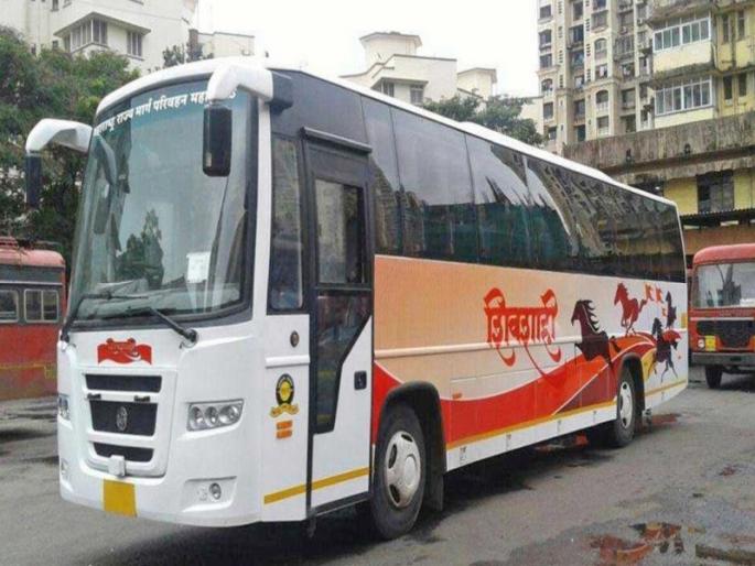 Niphad was caught by the Shivshahi bus, and both of them were injured | निफाडला शिवशाही बसने कारला फरफटत नेले, दोघे जखमी Niphad was caught by the Shivshahi bus, and both of them were injured | निफाडला शिवशाही बसने कारला फरफटत नेले, दोघे जखमी
