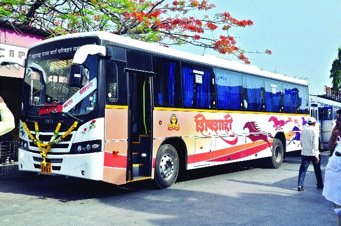 Abuse of Shivshahi's driver expat! Strict steps for the safety of passengers | गैरवर्तन केल्यास शिवशाहीचा चालक हद्दपार! प्रवाशांच्या सुरक्षेसाठी कठोर पावले