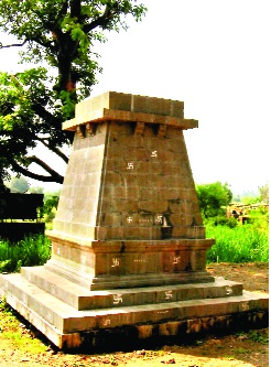  Havdiv Shivsammar's work retired for two years: lack of funds | हळदीतील शिवस्मारकाचे काम दोन वर्षे रखडले : निधीची कमतरता