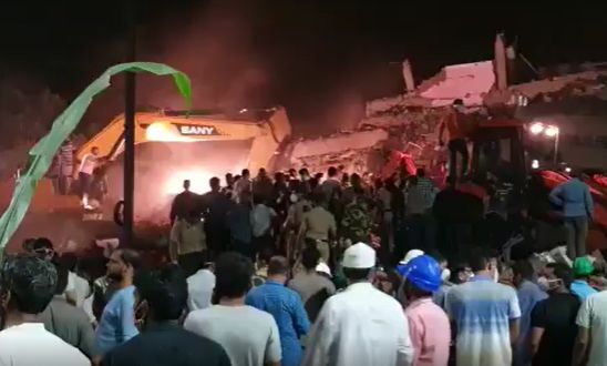 Mahad Tariq Garden building accident: One killed, 8 rescued; The search for 43 people began | Mahad Building Collapse Updates: एकाचा मृत्यू,8 जणांना वाचवण्यात यश; 43 जणांचा शोध घेण्याचे काम सुरु Mahad Tariq Garden building accident: One killed, 8 rescued; The search for 43 people began | Mahad Building Collapse Updates: एकाचा मृत्यू,8 जणांना वाचवण्यात यश; 43 जणांचा शोध घेण्याचे काम सुरु