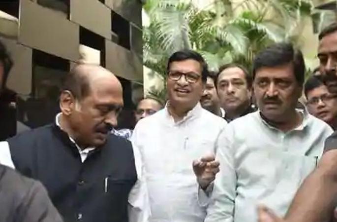 Dissatisfaction in Congress over the Legislative Council | विधान परिषदेवरून काँग्रेसमध्ये नाराजी, काँग्रेसचे नेते मुख्यमंत्र्यांना भेटणार Dissatisfaction in Congress over the Legislative Council | विधान परिषदेवरून काँग्रेसमध्ये नाराजी, काँग्रेसचे नेते मुख्यमंत्र्यांना भेटणार