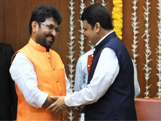 Arjun Khotkar in the playground on political battle | युती झाली तरी सामना रंगणारच, मंत्री अर्जुन खोतकर मैदानातच! Arjun Khotkar in the playground on political battle | युती झाली तरी सामना रंगणारच, मंत्री अर्जुन खोतकर मैदानातच!