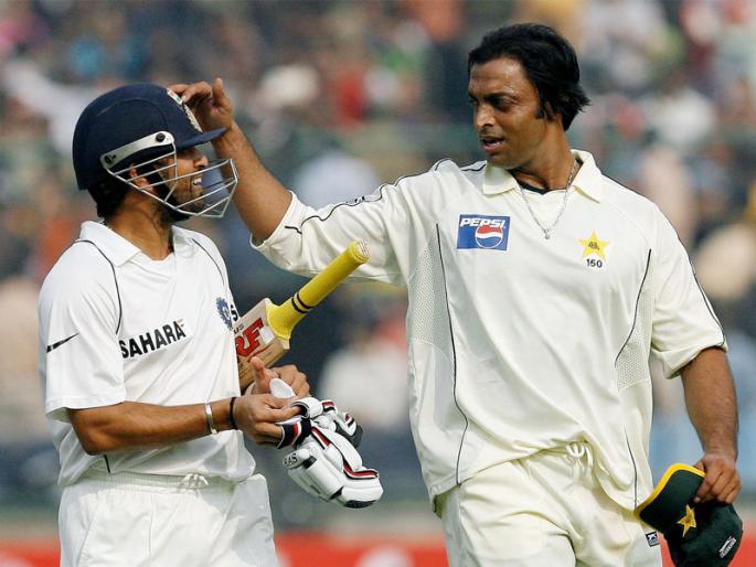 Shoaib Akhtar trolled by netzens after pacer calls himself ‘don of cricket’ | शोएब स्वतःला 'क्रिकेटचा डॉन' म्हणाला, नेटकऱ्यांनी 'बाप' दाखवला!