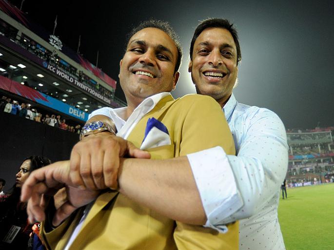 WATCH: Shoaib Akhtar’s request to Indians and Pakistanis amid Kashmir tension | Video : शोएब अख्तरला उपरती; भारत-पाक तणावावर पुन्हा केलं विधान...