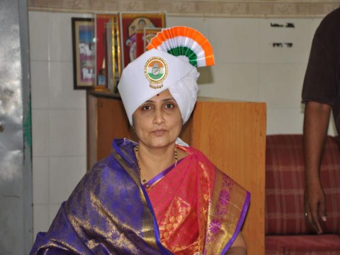 Shobha Bondre elected as mayor of Kolhapur | शोभा बोंद्रे यांची कोल्हापूरच्या महापौरपदी निवड Shobha Bondre elected as mayor of Kolhapur | शोभा बोंद्रे यांची कोल्हापूरच्या महापौरपदी निवड