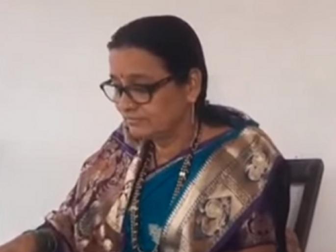 Former women president of Kadegaon taluka Shobhatai Honmane passed the 10th examination at the age of 58 | Sangli: शोभाताई होनमाने यांचे ५८ व्या वर्षी दहावी परीक्षेत यश Former women president of Kadegaon taluka Shobhatai Honmane passed the 10th examination at the age of 58 | Sangli: शोभाताई होनमाने यांचे ५८ व्या वर्षी दहावी परीक्षेत यश