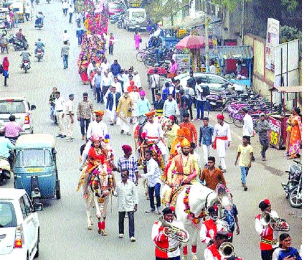 Shobhayatray celebrates Victory Day in Karhad | शोभायात्रेने विजय दिवस समारोहास कऱ्हाडात थाटात प्रारंभ Shobhayatray celebrates Victory Day in Karhad | शोभायात्रेने विजय दिवस समारोहास कऱ्हाडात थाटात प्रारंभ