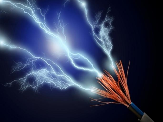 8 year old schoolgirl dies of electric shock after touching pole while playing, shocking incident in Pune | खेळताना खांबाला स्पर्श; विजेच्या धक्क्याने ८ वर्षांच्या शाळकरी मुलीचा मृत्यू, पुण्यातील धक्कादायक घटना 8 year old schoolgirl dies of electric shock after touching pole while playing, shocking incident in Pune | खेळताना खांबाला स्पर्श; विजेच्या धक्क्याने ८ वर्षांच्या शाळकरी मुलीचा मृत्यू, पुण्यातील धक्कादायक घटना