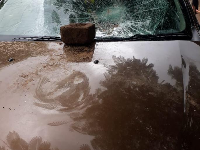 Kolhapur: After refusing to pay tribute, the attack on the set of the attack, and nine arrested on the arrest | कोल्हापूर : खंडणी देण्यास नकार दिल्याने मालिकेच्या सेटवर हल्ला, नऊ जणांना अटक Kolhapur: After refusing to pay tribute, the attack on the set of the attack, and nine arrested on the arrest | कोल्हापूर : खंडणी देण्यास नकार दिल्याने मालिकेच्या सेटवर हल्ला, नऊ जणांना अटक