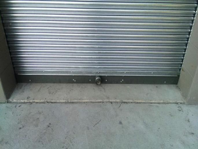 8 lakhs stolen by breaking the lock of the bakery | बेकरीचे कुलूप तोडून ८ लाखांचा मुद्देमाल चोरी 8 lakhs stolen by breaking the lock of the bakery | बेकरीचे कुलूप तोडून ८ लाखांचा मुद्देमाल चोरी