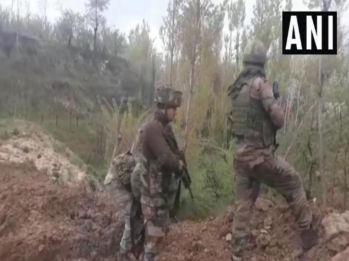 Encounter underway between security forces and terrorists in Shopian | Jammu And Kashmir : शोपियान चकमकीत दोन दहशतवाद्यांचा खात्मा Encounter underway between security forces and terrorists in Shopian | Jammu And Kashmir : शोपियान चकमकीत दोन दहशतवाद्यांचा खात्मा