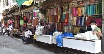 restrictions in thane district made easy shops to remain open from morning 7 to 2 june 1 | ठाणे जिल्ह्यातील कोरोनाचे निर्बंध काही अंशी शिथिल; नागरिकांमध्ये समाधान restrictions in thane district made easy shops to remain open from morning 7 to 2 june 1 | ठाणे जिल्ह्यातील कोरोनाचे निर्बंध काही अंशी शिथिल; नागरिकांमध्ये समाधान