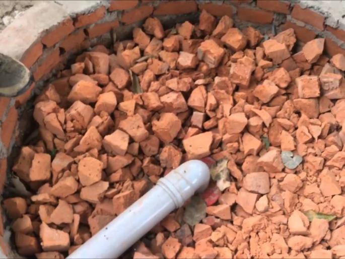 The basis for absorption of drought | दुष्काळमुक्तीसाठी शोषखड्ड्यांचा आधार