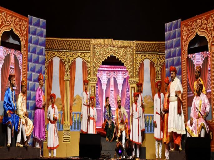 The magnificent Shiva Mahanathya put on Ratnagirikar | भव्यदिव्य 'शिवबा' महानाट्याने रत्नागिरीकरांवर घातलं गारुड 