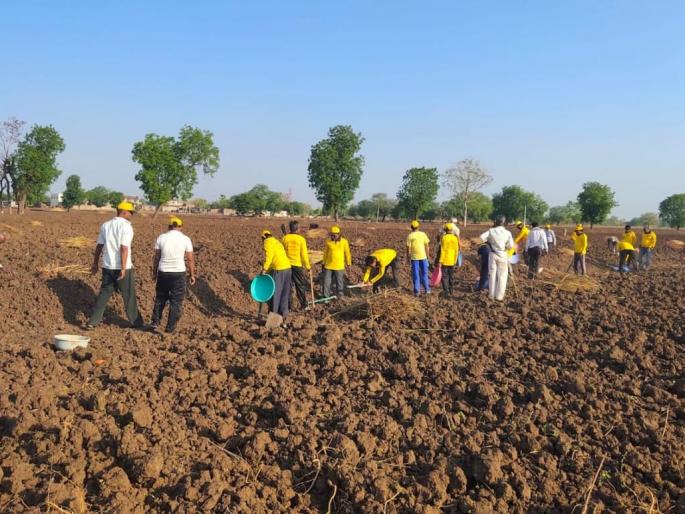 Water Cup Competition: Many hand come forward for help |  वॉटर कप स्पर्धा: आर्थिक मदतीसह श्रमदानासाठी सरसावले अनेक हात