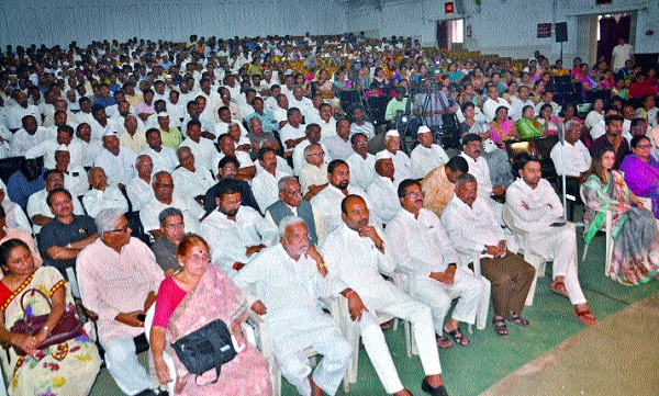 Patangrao Sangli's true icon: Respect for the dignitaries of different fields | पतंगराव सांगलीचे खरेखुरे आयकॉन : विविध क्षेत्रातील मान्यवरांची आदरांजली Patangrao Sangli's true icon: Respect for the dignitaries of different fields | पतंगराव सांगलीचे खरेखुरे आयकॉन : विविध क्षेत्रातील मान्यवरांची आदरांजली