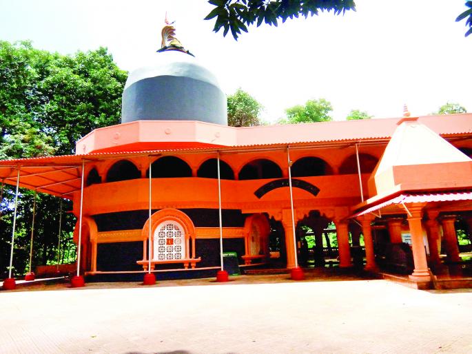 corona virus: Sukshukat in Rameshwar temple | corona virus : रामेश्वर मंदिरात शुकशुकाट, श्रावणी सोमवारीही भाविक नाहीत