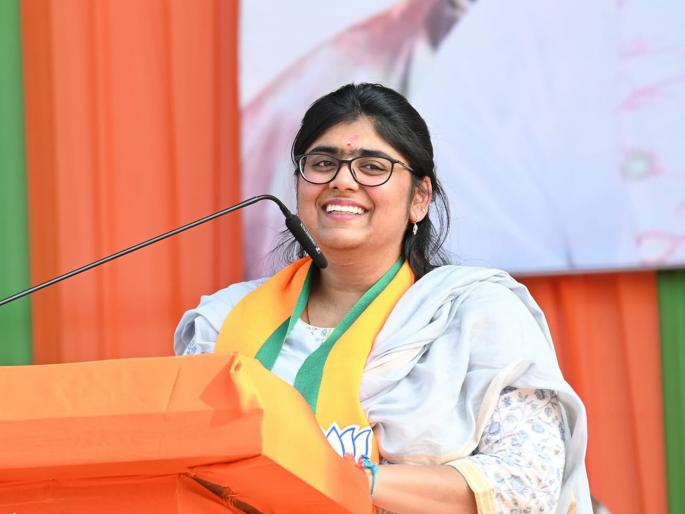 BJP flag on Bhokar! Former Chief Minister Ashokrao Chavan's daughter Sreejaya won from Bhokar constituency 2024 | चव्हाण कुटुंबाची तिसरी पिढी विधानसभेत; अशोक चव्हाणांची कन्या श्रीजया दणदणीत विजयी BJP flag on Bhokar! Former Chief Minister Ashokrao Chavan's daughter Sreejaya won from Bhokar constituency 2024 | चव्हाण कुटुंबाची तिसरी पिढी विधानसभेत; अशोक चव्हाणांची कन्या श्रीजया दणदणीत विजयी