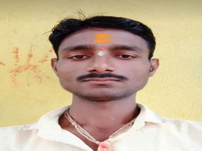 Forgot the hearing aid and lost life; In Hingoli teen dies in train collision | श्रवणयंत्र विसरला अन जीव गमवला; मुकबधीर युवकाचा रेल्वेच्या धडकेत मृत्यू Forgot the hearing aid and lost life; In Hingoli teen dies in train collision | श्रवणयंत्र विसरला अन जीव गमवला; मुकबधीर युवकाचा रेल्वेच्या धडकेत मृत्यू