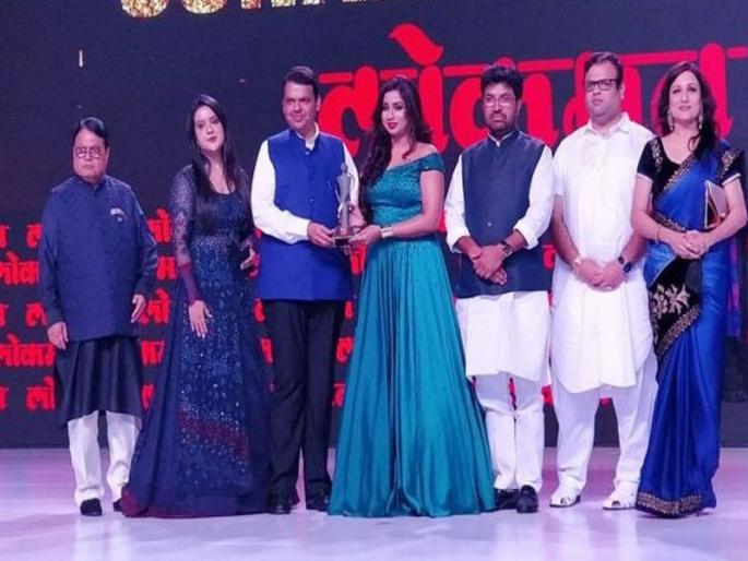 Shreya Ghoshal's sweet voice 'Mogara Fulla'; All the celebration of Lokmat event | श्रेया घोषालच्या गोड आवाजानं 'मोगरा फुलला'; 'लोकमत'च्या सोहळ्यात सारेच मंत्रमुग्ध Shreya Ghoshal's sweet voice 'Mogara Fulla'; All the celebration of Lokmat event | श्रेया घोषालच्या गोड आवाजानं 'मोगरा फुलला'; 'लोकमत'च्या सोहळ्यात सारेच मंत्रमुग्ध