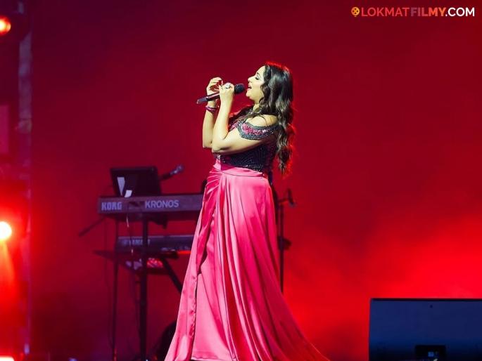 bollywood singer shreya ghoshal recalls that moment when she lost her voice during live concert in new york  | प्रेक्षक समोर असताना भर कॉन्सर्टदरम्यान आवाजच गेला अन्...; प्रसिद्ध गायिकेने स्वत:च सांगितला 'तो' किस्सा bollywood singer shreya ghoshal recalls that moment when she lost her voice during live concert in new york  | प्रेक्षक समोर असताना भर कॉन्सर्टदरम्यान आवाजच गेला अन्...; प्रसिद्ध गायिकेने स्वत:च सांगितला 'तो' किस्सा