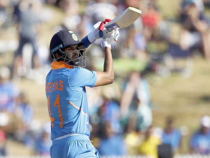 New Zealand vs India, 3rd ODI : Shreyas Iyer brok Yuvraj singh record of Most Runs scored by India's No.4 Batsman in a 3 match bilateral Odi series | NZvsIND, 3rd ODI : श्रेयस अय्यरनं 'सिक्सर'किंग युवराज सिंगचा विक्रम मोडला, चौथ्या क्रमांकावरील यशस्वी फलंदाज ठरला