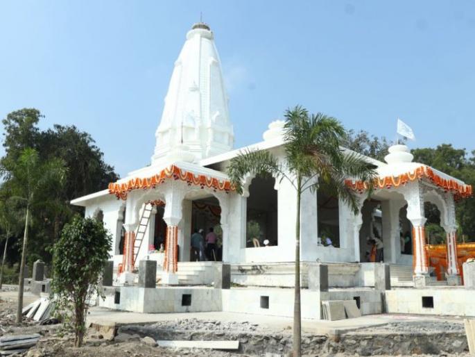 Devotees at Shrigopal Ashram of Buldana | बुलडाण्याच्या श्रीगोपाल आश्रमात भाविकांची मांदियाळी  Devotees at Shrigopal Ashram of Buldana | बुलडाण्याच्या श्रीगोपाल आश्रमात भाविकांची मांदियाळी