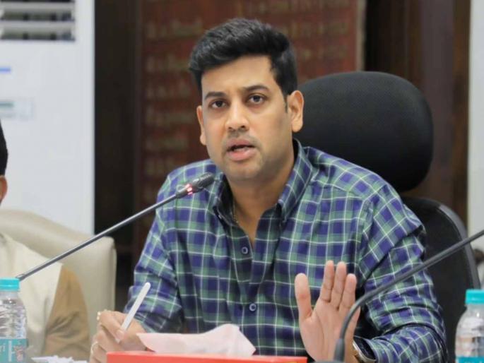 I am not in the race for the post of DCM MP Shrikant Shinde clarified | "माझी माफक अपेक्षा आहे की..."; उपमु्ख्यमंत्री पदाबाबत श्रीकांत शिंदेंकडून अखेर स्पष्टीकरण I am not in the race for the post of DCM MP Shrikant Shinde clarified | "माझी माफक अपेक्षा आहे की..."; उपमु्ख्यमंत्री पदाबाबत श्रीकांत शिंदेंकडून अखेर स्पष्टीकरण