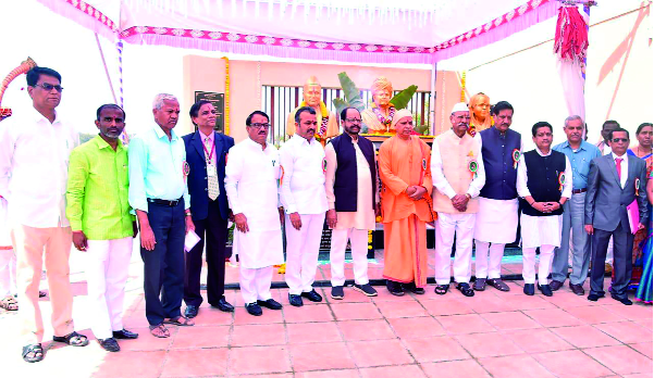 Great work happens if you are ideal in front of your eyes - Shrikantanandji Maharaj | डोळ्यासमोर आदर्श असल्यास महान कार्य घडते -श्रीकांतानंदजी महाराज Great work happens if you are ideal in front of your eyes - Shrikantanandji Maharaj | डोळ्यासमोर आदर्श असल्यास महान कार्य घडते -श्रीकांतानंदजी महाराज