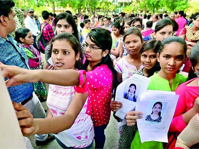 Shouldn't poor children become doctors? | गरिबांच्या मुलांनी डाॅक्टर होऊच नये? Shouldn't poor children become doctors? | गरिबांच्या मुलांनी डाॅक्टर होऊच नये?