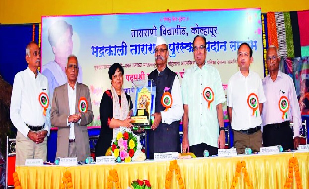 Women should have freedom in industries: Srinivas Patil | महिलांना उद्योगनिर्मितीत स्वातंत्र्य हवे : श्रीनिवास पाटील Women should have freedom in industries: Srinivas Patil | महिलांना उद्योगनिर्मितीत स्वातंत्र्य हवे : श्रीनिवास पाटील
