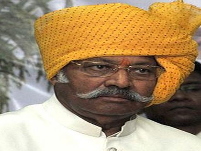 Builders attack office | बांधकाम व्यावसायिकेच्या कार्यालयावर हल्ला Builders attack office | बांधकाम व्यावसायिकेच्या कार्यालयावर हल्ला