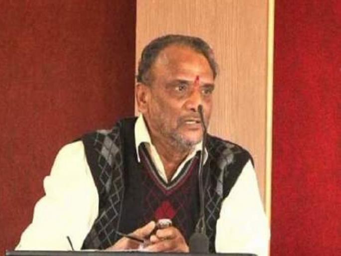 Shripal Sabnis Marathi people of Karnataka left in the wind, revenge politics in the state | कर्नाटकातील मराठी जनतेला वाऱ्यावर सोडून राज्यात सुडाचे राजकारण : श्रीपाल सबनीस Shripal Sabnis Marathi people of Karnataka left in the wind, revenge politics in the state | कर्नाटकातील मराठी जनतेला वाऱ्यावर सोडून राज्यात सुडाचे राजकारण : श्रीपाल सबनीस