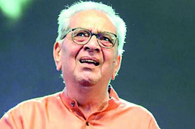 Vidarbha saw Shriram Lagoo to beg for the unemployed artiest | विदर्भाने पाहिले बेरोजगार रंगकर्मींसाठी झोळी धरून हात पसरलेले श्रीराम लागू Vidarbha saw Shriram Lagoo to beg for the unemployed artiest | विदर्भाने पाहिले बेरोजगार रंगकर्मींसाठी झोळी धरून हात पसरलेले श्रीराम लागू