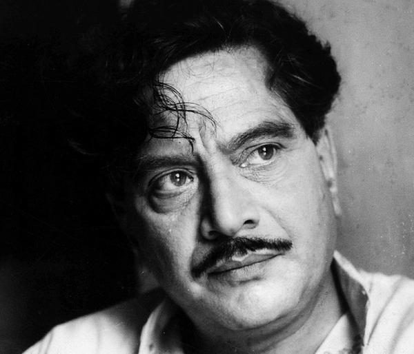 The country became independent and we were shaking our heads like a ostrich : Dr. Shriram Lagoo | देश स्वतंत्र झाला अन् आम्ही शहामृगासारखे वाळूत डोके खुपसून बसलो... The country became independent and we were shaking our heads like a ostrich : Dr. Shriram Lagoo | देश स्वतंत्र झाला अन् आम्ही शहामृगासारखे वाळूत डोके खुपसून बसलो...