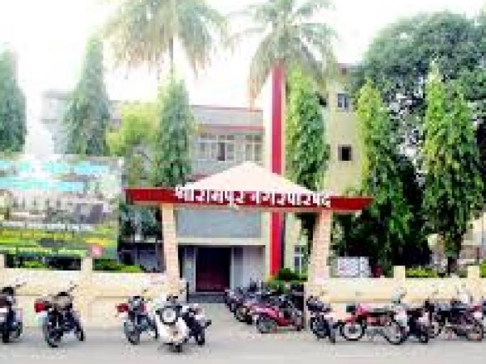 Demand for toilets cleanliness canceled: Shrirampur Municipal Council meeting | शौचालय स्वच्छतेचा ठेका रद्द करण्याची मागणी : श्रीरामपूर पालिकेची सभा Demand for toilets cleanliness canceled: Shrirampur Municipal Council meeting | शौचालय स्वच्छतेचा ठेका रद्द करण्याची मागणी : श्रीरामपूर पालिकेची सभा