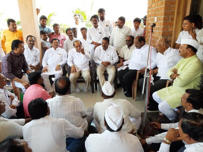 Lok Sabha Election 2019: You are right ... Radhakrishna Vikhe in ahmednagar | Lok Sabha Election 2019 : तुम्ही बरोबर आहात... चिंता नाही : पुत्रासाठी राधाकृष्ण विखे यांची मतदारसंघामध्ये फिल्डींग Lok Sabha Election 2019: You are right ... Radhakrishna Vikhe in ahmednagar | Lok Sabha Election 2019 : तुम्ही बरोबर आहात... चिंता नाही : पुत्रासाठी राधाकृष्ण विखे यांची मतदारसंघामध्ये फिल्डींग